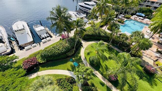 Building Photo - 3610 Yacht Club Dr