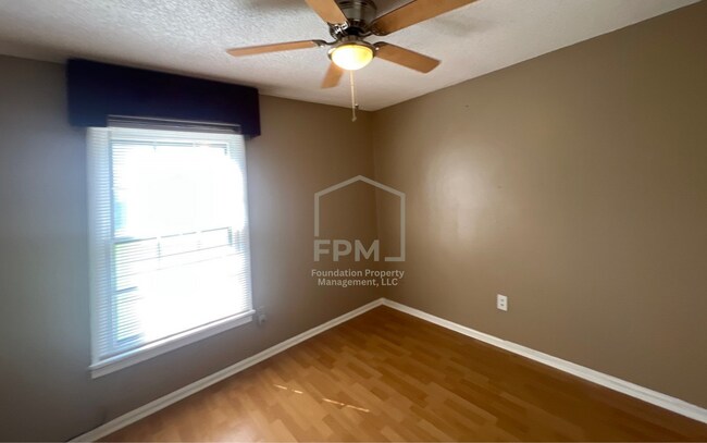 Building Photo - 3656 Haughton Ln