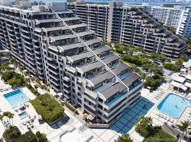 Building Photo - 201 Crandon Blvd
