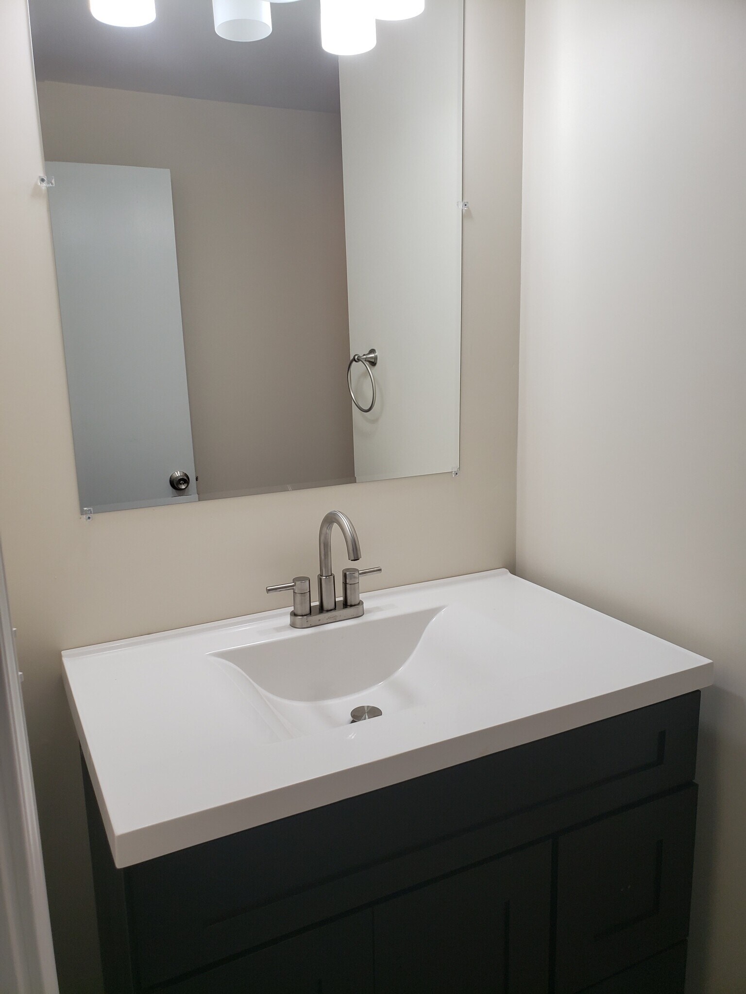 Vanity - 48 Hauman St