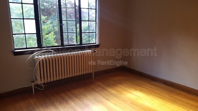 Building Photo - 125 Highland Pkwy