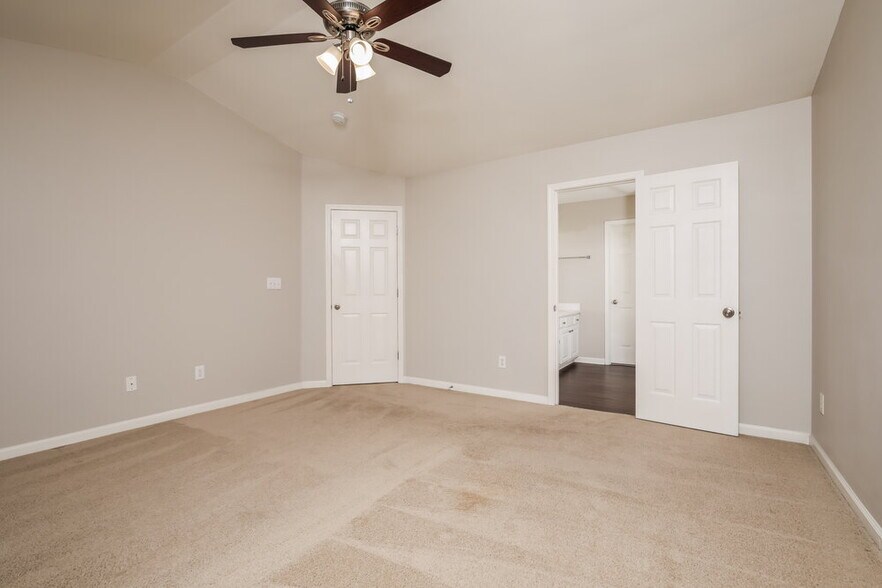 Building Photo - 2007 Gushing Dr