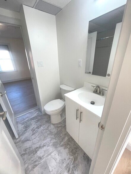 Building Photo - 475 MA-2