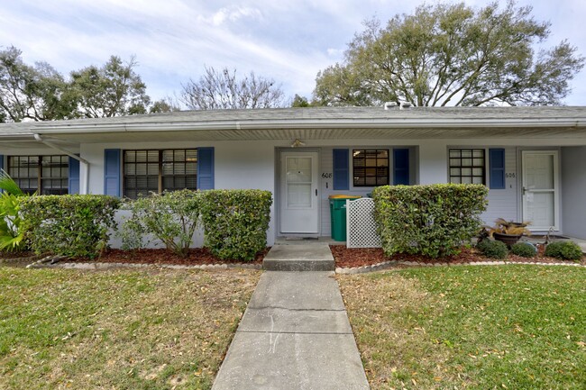 Building Photo - Renovated 2-Bedroom, 2-Bath Condo in Eustis