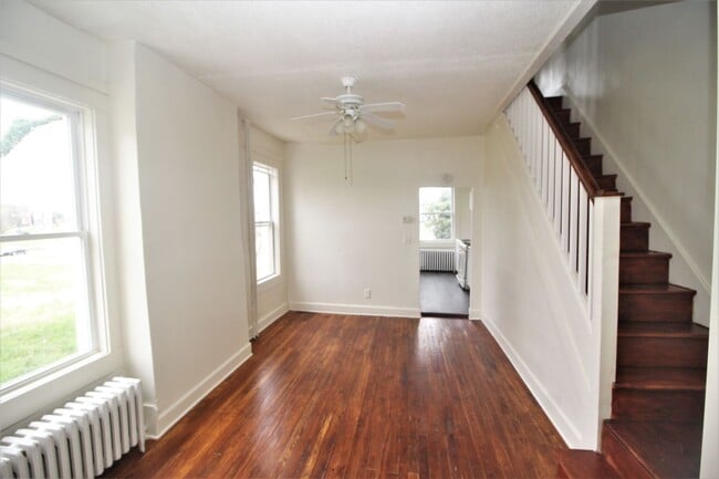 Building Photo - Nice EOG Coldstream Homestead Montebello 3bd/1ba w/ W/D! Available now