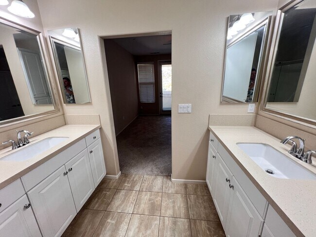 Building Photo - Sorrento Valley Second Story Corner Unit 3...