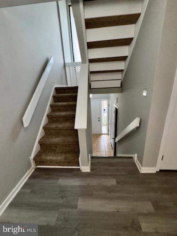 Building Photo - 468 Lynetree Dr