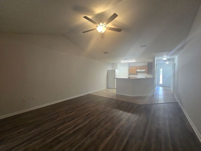 Building Photo - Brick Duplex 3/2 Home on Grandview