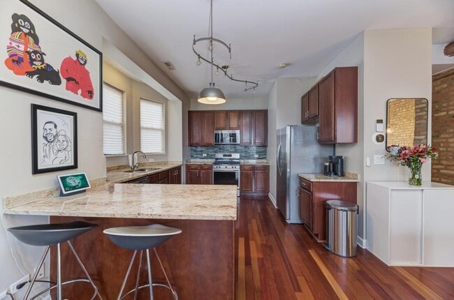 Building Photo - 6501 S Kimbark Ave