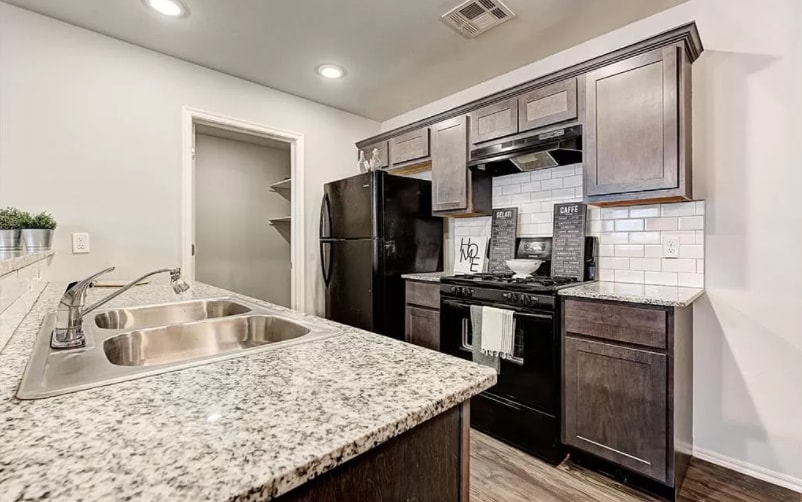 Building Photo - 8811 SW 45th St