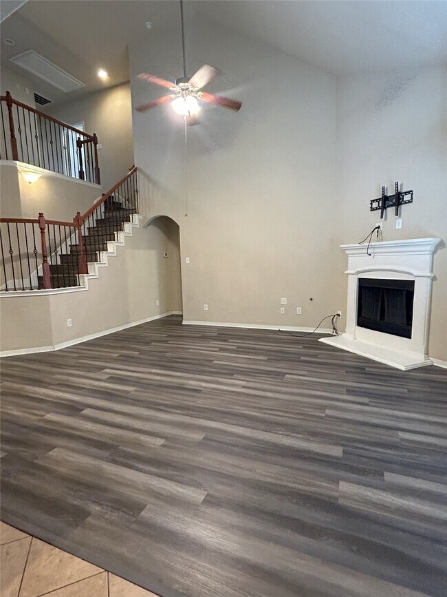Building Photo - 4423 Fenetre Forest St