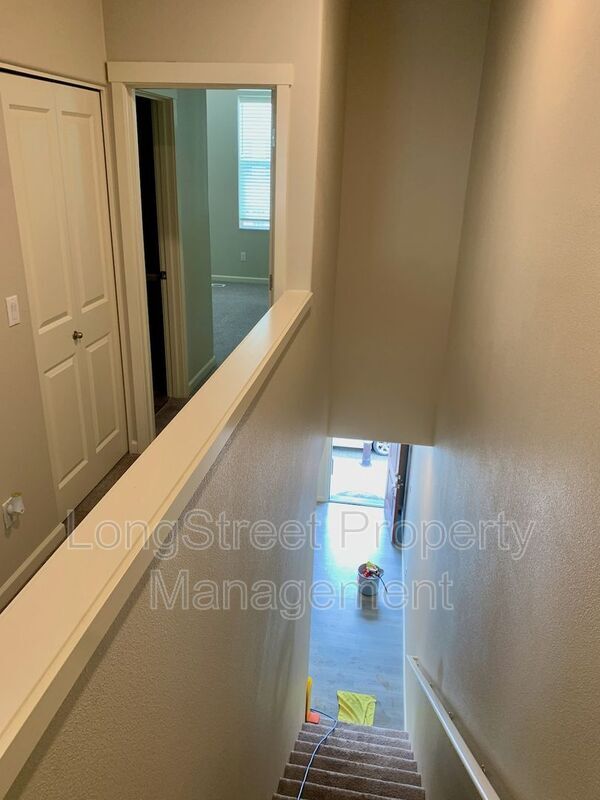 Building Photo - 11457 SW Mont Blanc St