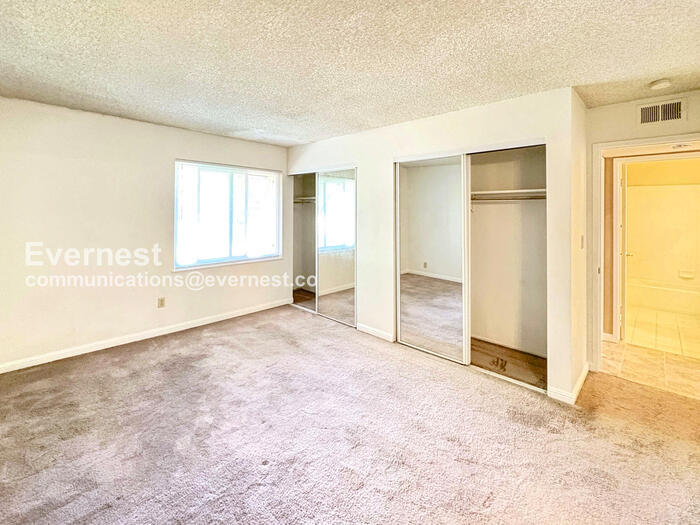 Building Photo - 277 Tradewinds Dr