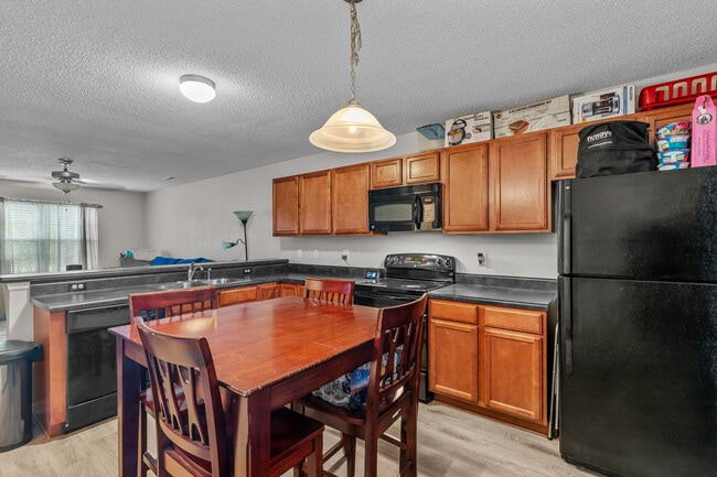 Building Photo - 5010 Banister Loop