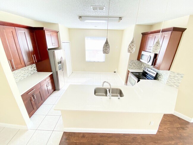 Building Photo - 729 Tuten Trail