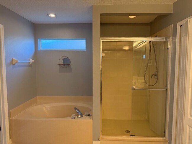 Building Photo - 4BR/2.5BA Home in Hunters Creek – Palma Vista Community – Available Now!