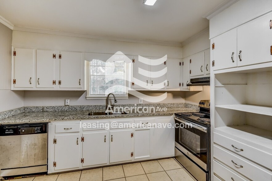 Building Photo - 2515 Ridgewood Rd