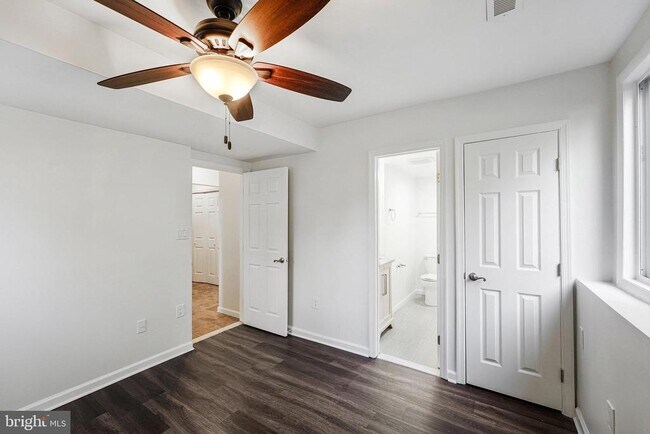 Building Photo - 8115 King Arthurs Ct