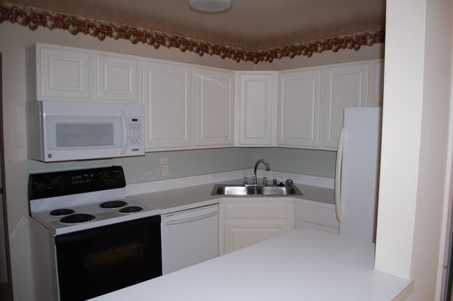 Building Photo - 110 Seevue Ct