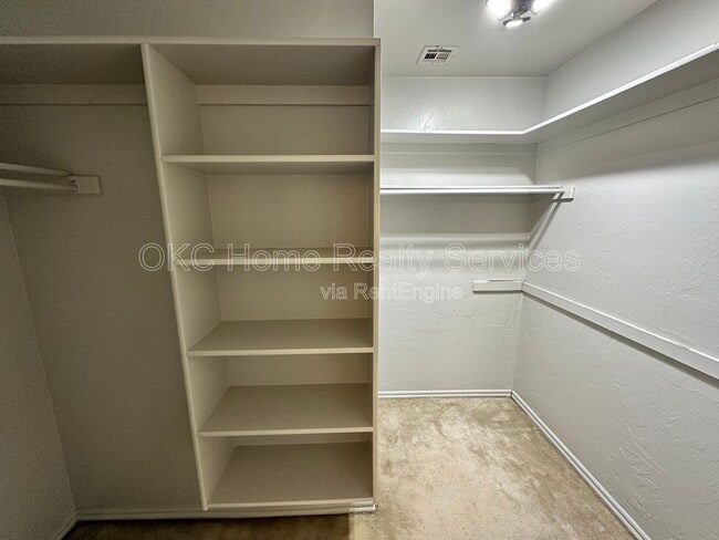 Building Photo - 4905 SE 55th St