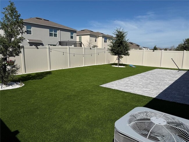 Building Photo - 1055 Griffon Ave