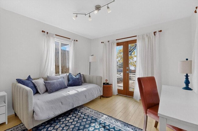 Building Photo - 1640 Stanford Dr SE