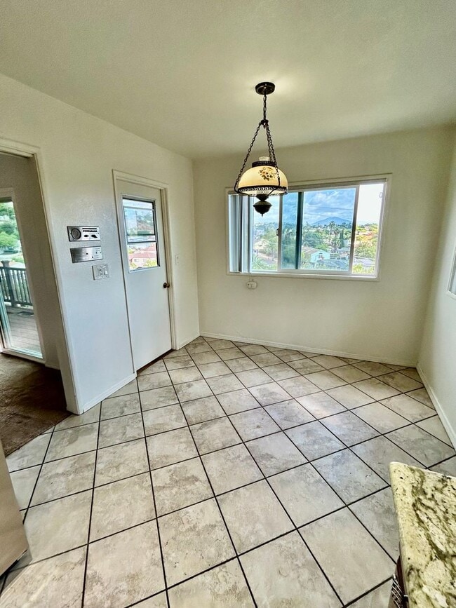 Building Photo - 4 Bedroom 3 bath Home In Rolando Village