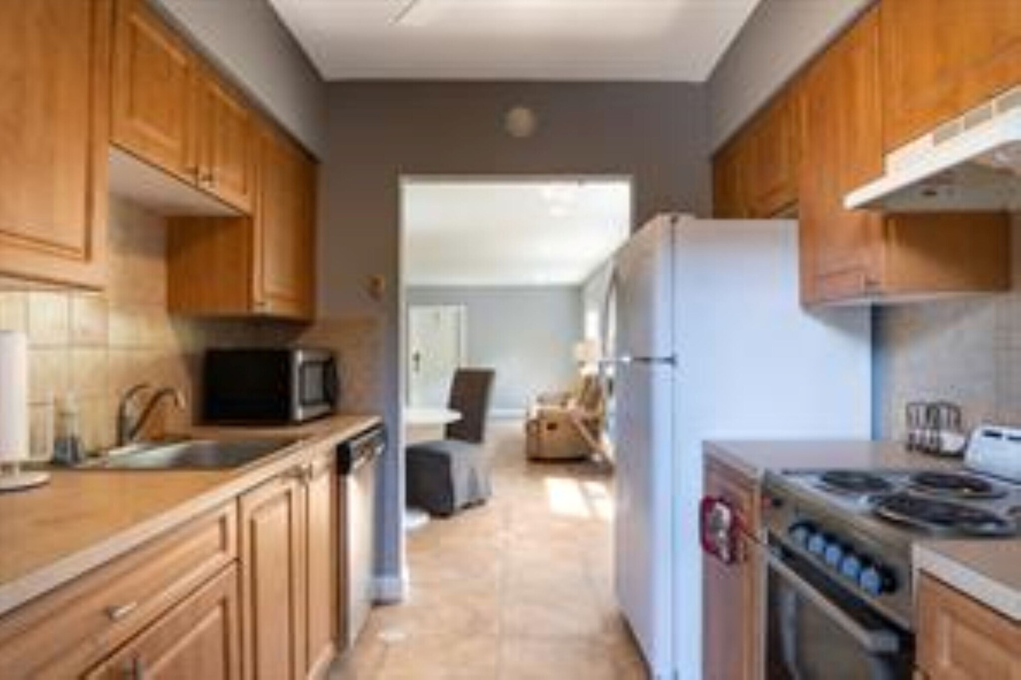 Building Photo - 2607 NE 8th Ave