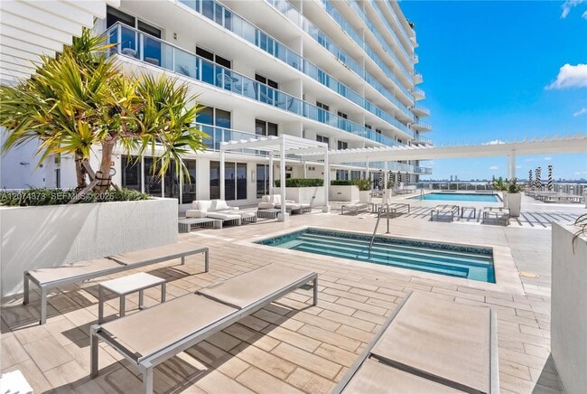 Building Photo - 4250 Biscayne Blvd