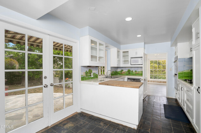 Building Photo - 12060 Laurel Terrace Dr