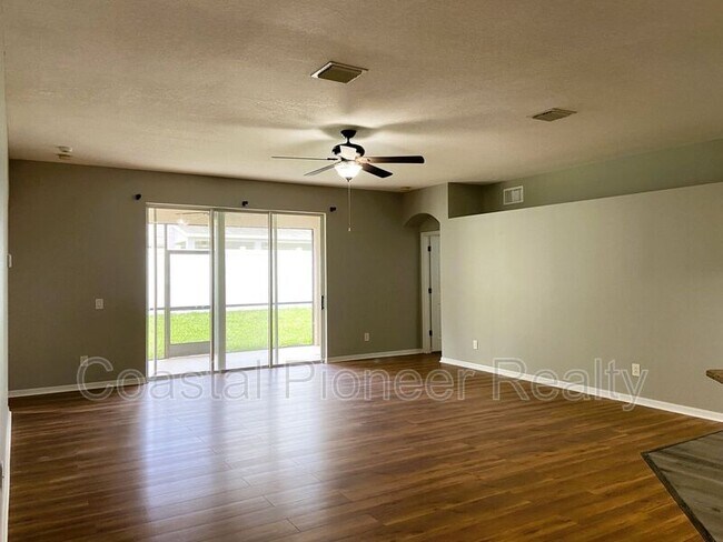 Building Photo - 29832 Cedar Waxwing Dr