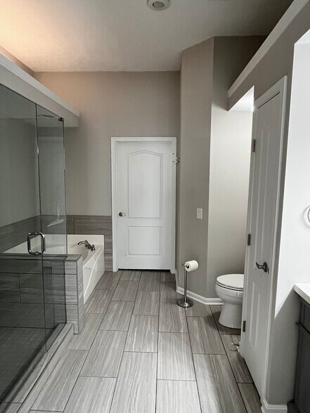 Building Photo - 6571 Pondfield Ln