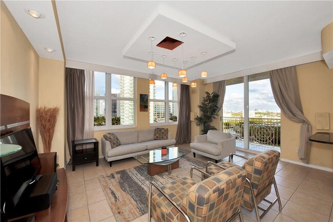 Building Photo - 511 SE 5 Ave