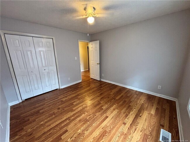 Building Photo - 3024 Coachway Dr