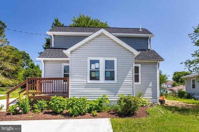 Building Photo - 1227 Tyler Ave