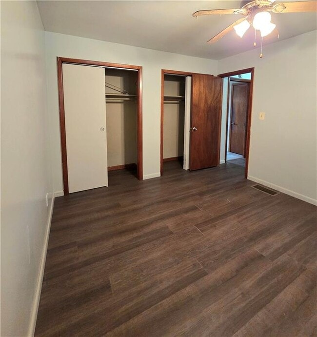 Building Photo - 421 Springside Dr