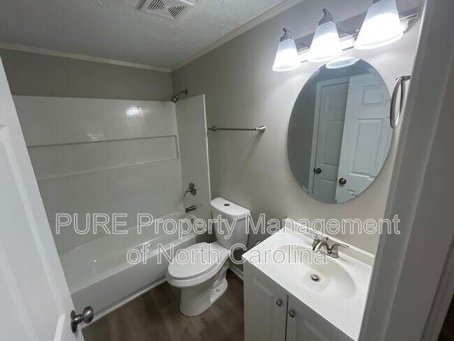 Building Photo - 3515 Julia Ct