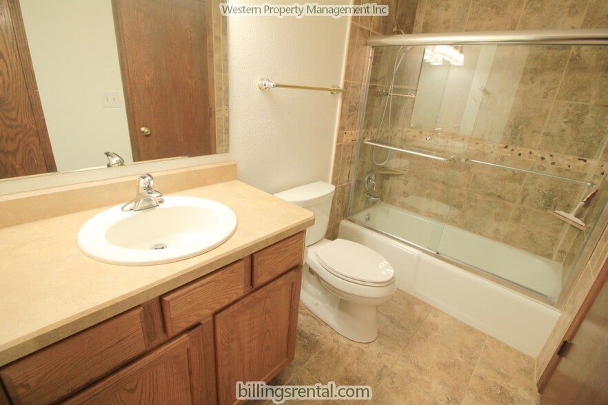 Bathroom - 3254 Granger Ave E