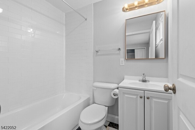 Building Photo - 19 Shaw Ave