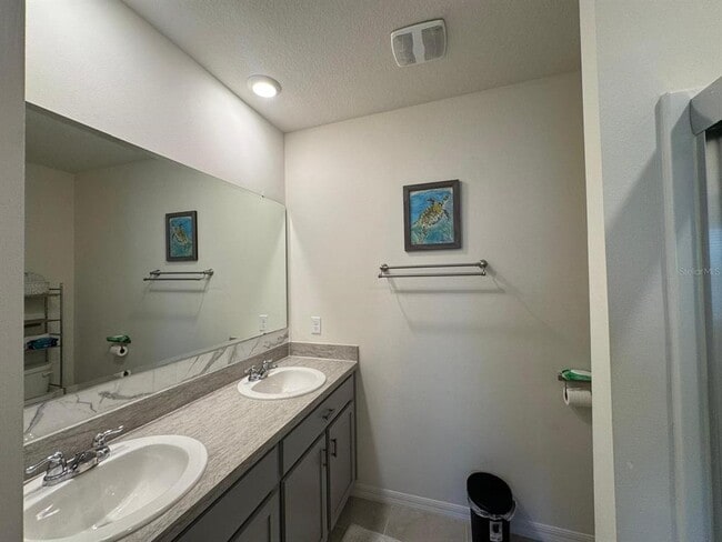 Building Photo - 916 August Sky Dr