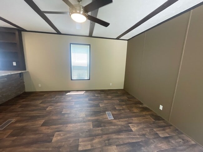 Building Photo - Renovated 3 Bedroom 2 Bath Trailer for Rent!