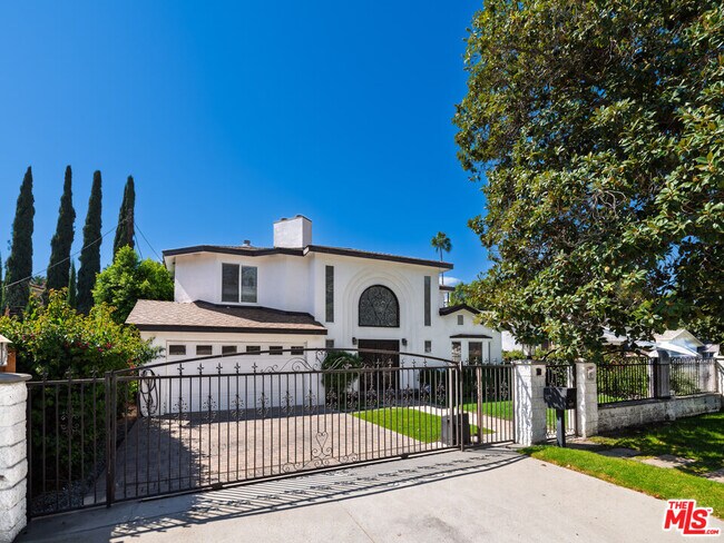 Building Photo - 5417 Allott Ave