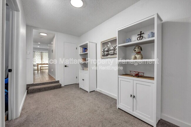 Building Photo - 7575 Tippin Ave