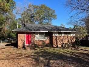 Building Photo - Move In Ready!! Cozy Brick Home, in North Columbus. Located off of Airport Thruway!! HAPP Accepted.