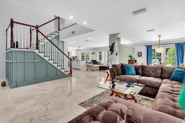 Building Photo - 2516 San Domingo St