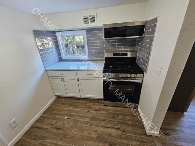 Building Photo - 8104 McGee St