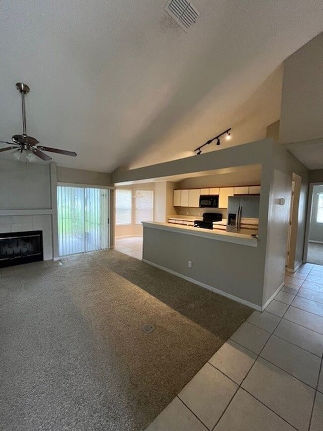 Building Photo - FREE First Month of Rent! **4/2 in Copperf...