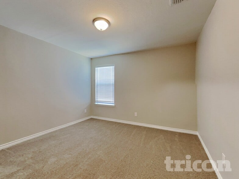 Building Photo - 2631 Green Leaf Way