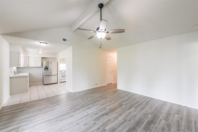Building Photo - 5514 Vickita Dr