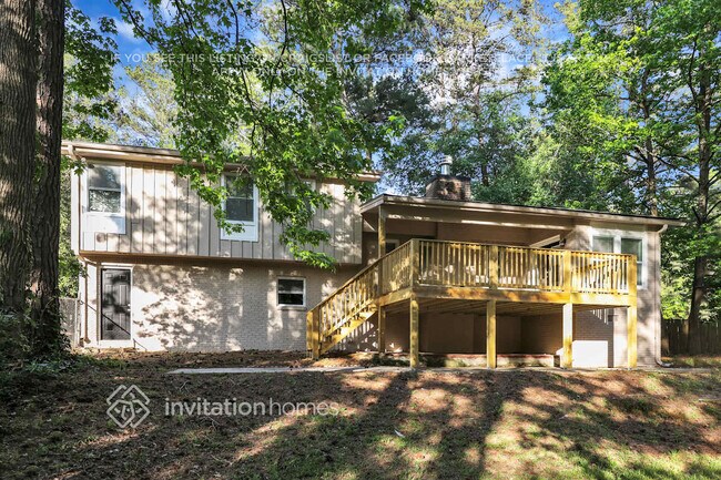 Building Photo - 6445 Tahoe Dr